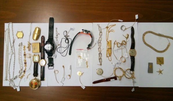 Chi riconosce un proprio gioiello rubato può rivolgersi ai Carabinieri di Scandicci 