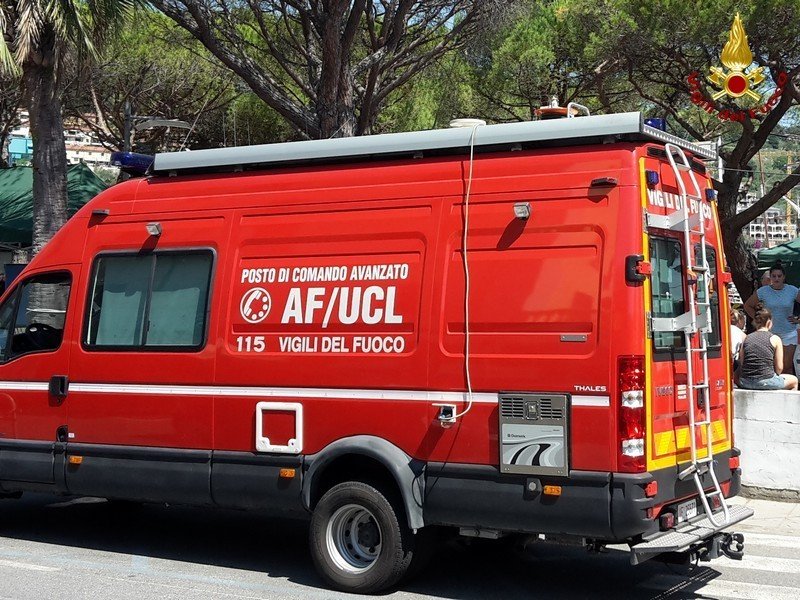 Un automezzo Ucl dei Vigili del Fuoco