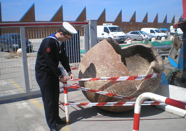 Il dolium trovato nelle acque di Viareggio