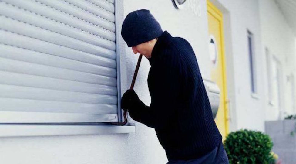 Home jacking: spesso i ladri di appartamento rubano solo le chiavi dell'auto di casa