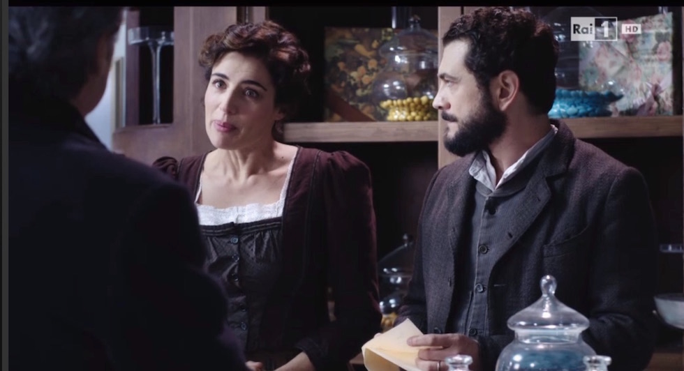 Luisa Ranieri e Vinicio Marchioni interpretano i coniugi Spagnoli