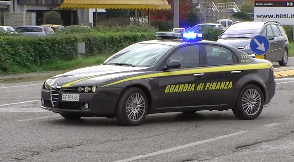 Una pattuglia della Guardia di Finanza