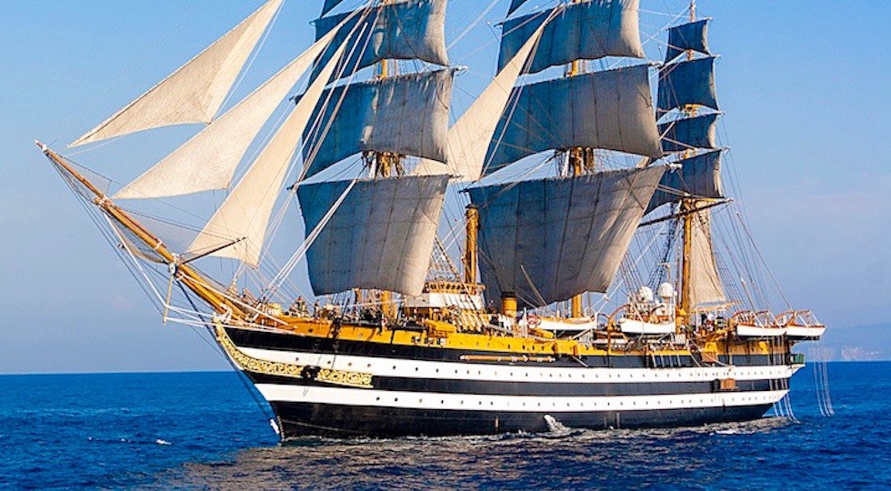 Nave Amerigo Vespucci