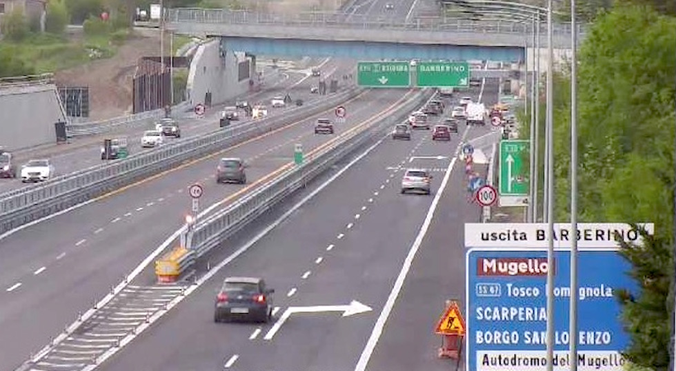 Il bivio verso la variante di valico nei pressi dell'uscita di Barberino sull'A1