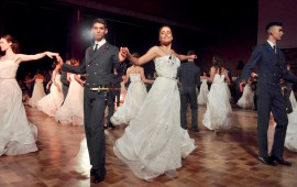 Il ballo delle debuttanti 2016 alla Scuola Aeronautica Douhet