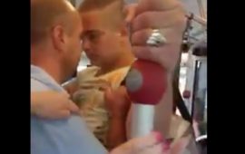 Un momento della rissa sul bus 2 Ataf tra Calenzano e Firenze