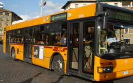 Cambiano le fermate dell'autobus in piazza San Marco a Firenze