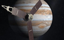 La sonda spaziale Juno in una ricostruzione grafica davanti a Giove