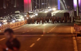 Ponti sul Bosforo bloccati dall'Esercito