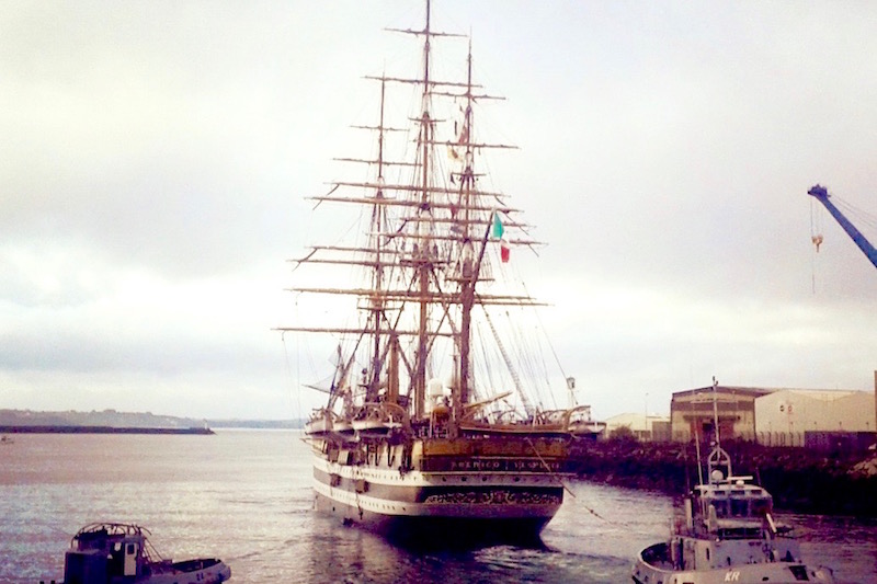 Partenza del Vespucci da Brest (Foto JF Jaouen)