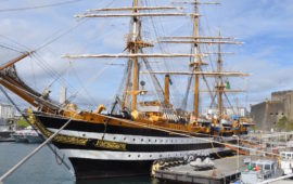 Nave Vespucci ormeggiata a Brest