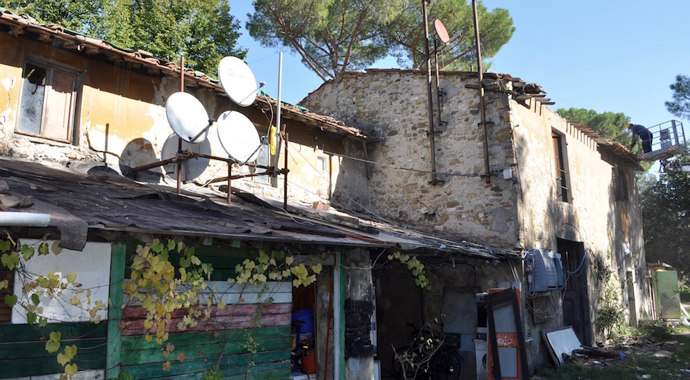 La palazzina fatiscente nel cuore del parco di San Salvi