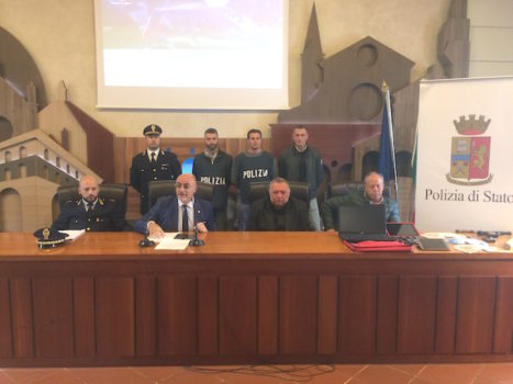 I poliziotti del Commissariato di San Giovanni durante la conferenza stampa