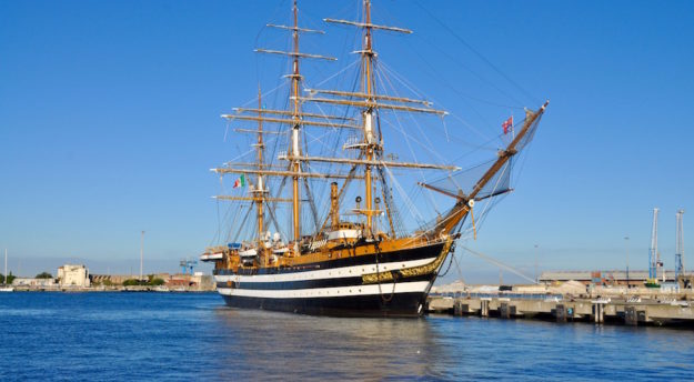 Nave Vespucci a Livorno