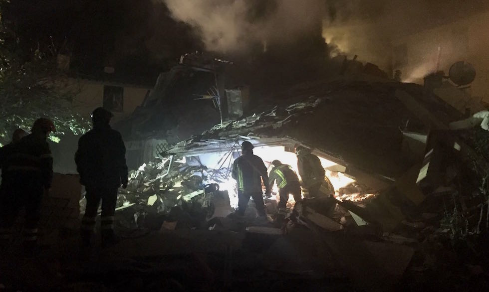 Vigili del Fuoco scavano nella villetta a Bagno a Ripoli