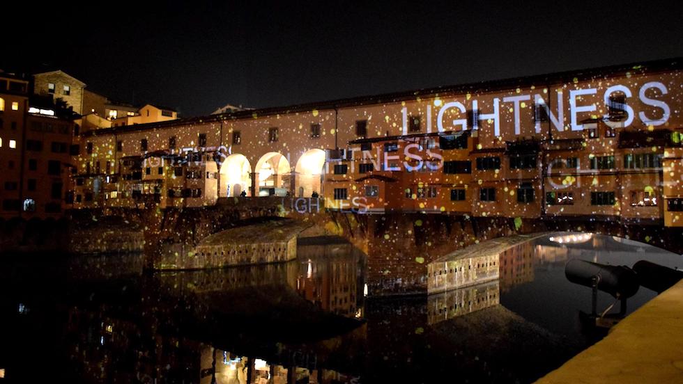 Ponte Vecchio a Firenze nella notte di Natale 2016 (foto Mario Nocentini)