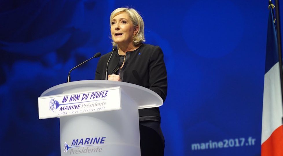 Marine Le Pen apre la campagna elettorale del Front National alle presidenziali francesi 2017