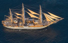 La nave scuola Amerigo Vespucci in navigazione (Foto Marina Militare)