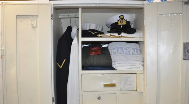 L'armadietto a disposizione degli allievi su Nave Vespucci