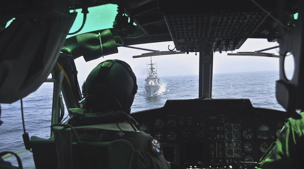 L'ammiraglio Cavo Dragone è pilota della Marina