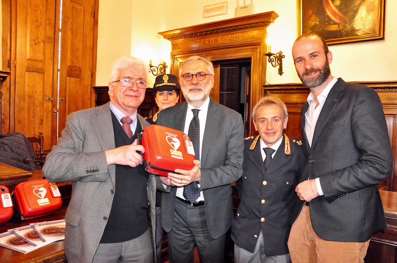 da sin. il Provveditore della Misericordia Giovanguallberto Basetti Sani, il questore Armando Nanei, il dirigente del servizio medico della Polizia Giovanni Conte e l'assessore Andrea Vannucci