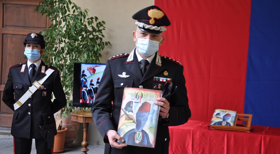 A Firenze il colonnello Antonio Petti presenta il calendario dei Carabinieri 2021