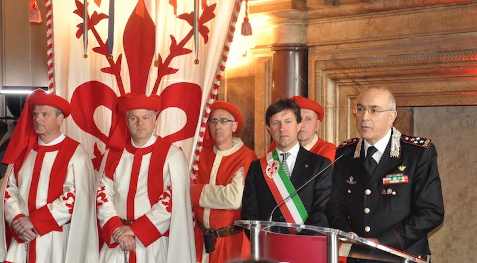 Il generale Giovanni Nistri con il sindaco di Firenze Dario Nardella alla consegna del Fiorino d'oro all'Arma dei Carabinieri (marzo 2019)