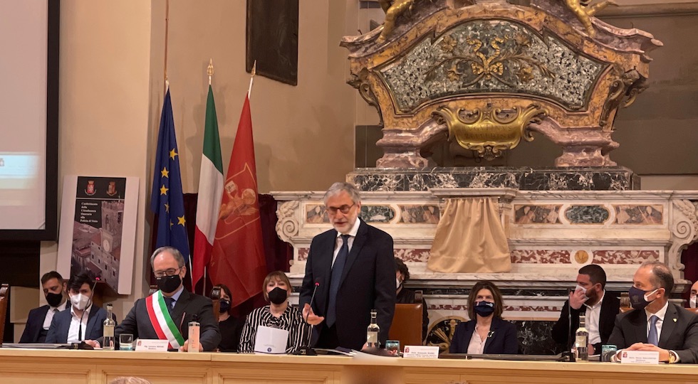 Armando Nanei, in rappresentanza del Capo della Polizia, al Consiglio Comunale di Cortona