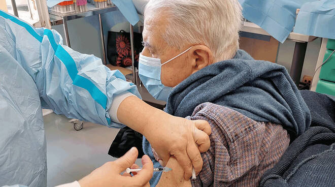 Urge completare la vaccinazione degli anziani