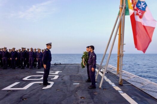 Il capitano di Fregata Fabio Marzano comandante di Nave Alpino 