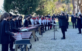 L'applauso del Presidente Mattarella agli alunni di Scandicci