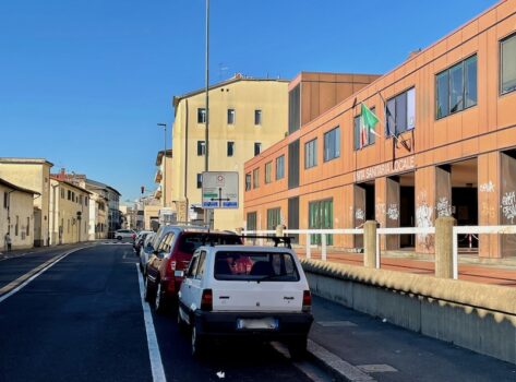 Un tratto della centralissima via Gramsci a Sesto Fiorentino