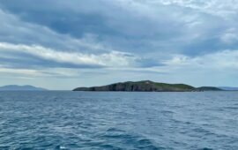 L'isola di Giannutri e sullo sfondo a sin l'isola del Giglio