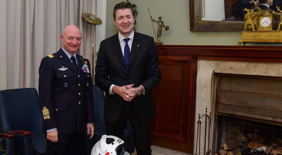 Il generale Luca Goretti con l'ingegner Tommaso Ghidini (Esa) all'inaugurazione dell'anno accademico 22_23 degli Istituti di formazione dell'Aeronautica