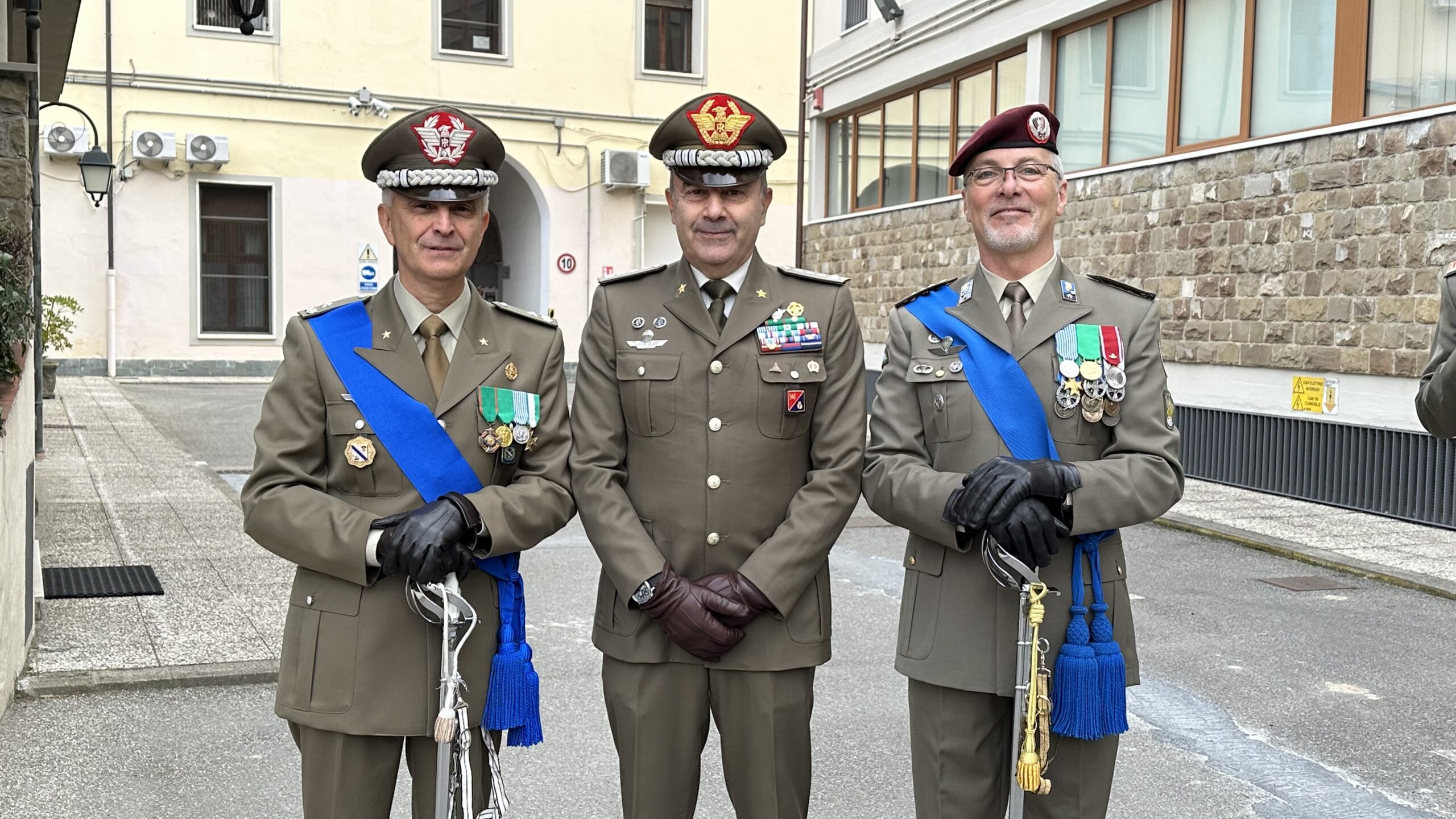 da sin. i generali Paolo Costanzo e Stefano Rega con il colonnello Logli