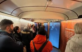 Visitatori sul Treno del Ricordo 2024 a Firenze