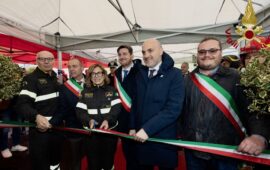 Il taglio del nastro al nuovo Distaccamento dei Vigili del Fuoco a San Casciano Val di Pesa