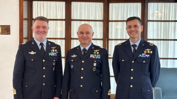 da sin. colonnello Massimiliano Macioce, generale Giovanni Adamo, colonnello Mauro Nazzi