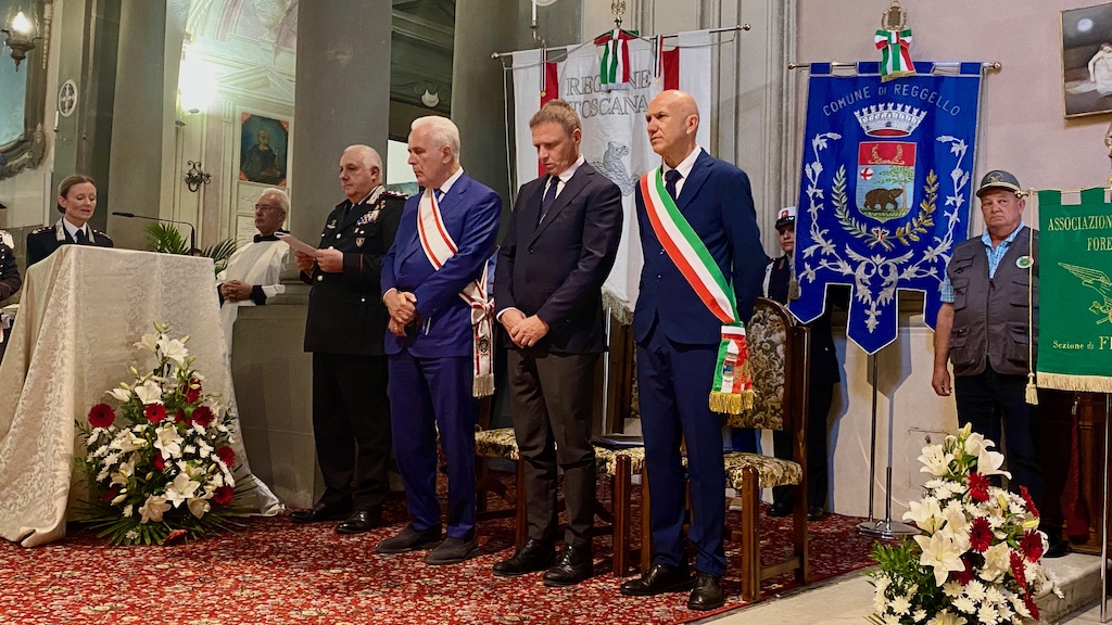 da sin il generale Teo Luzi, il presidente Eugenio Giani, il ministro Francesco Lollobrigida, il sindaco di Reggello Piero Giunti