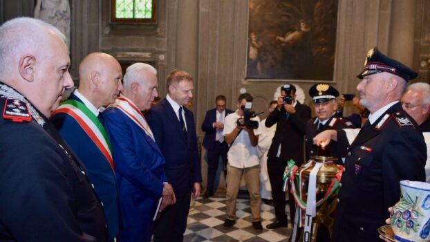 L'accensione della lampada votiva per San Giovanni Gualberto, patrono dei Forestali