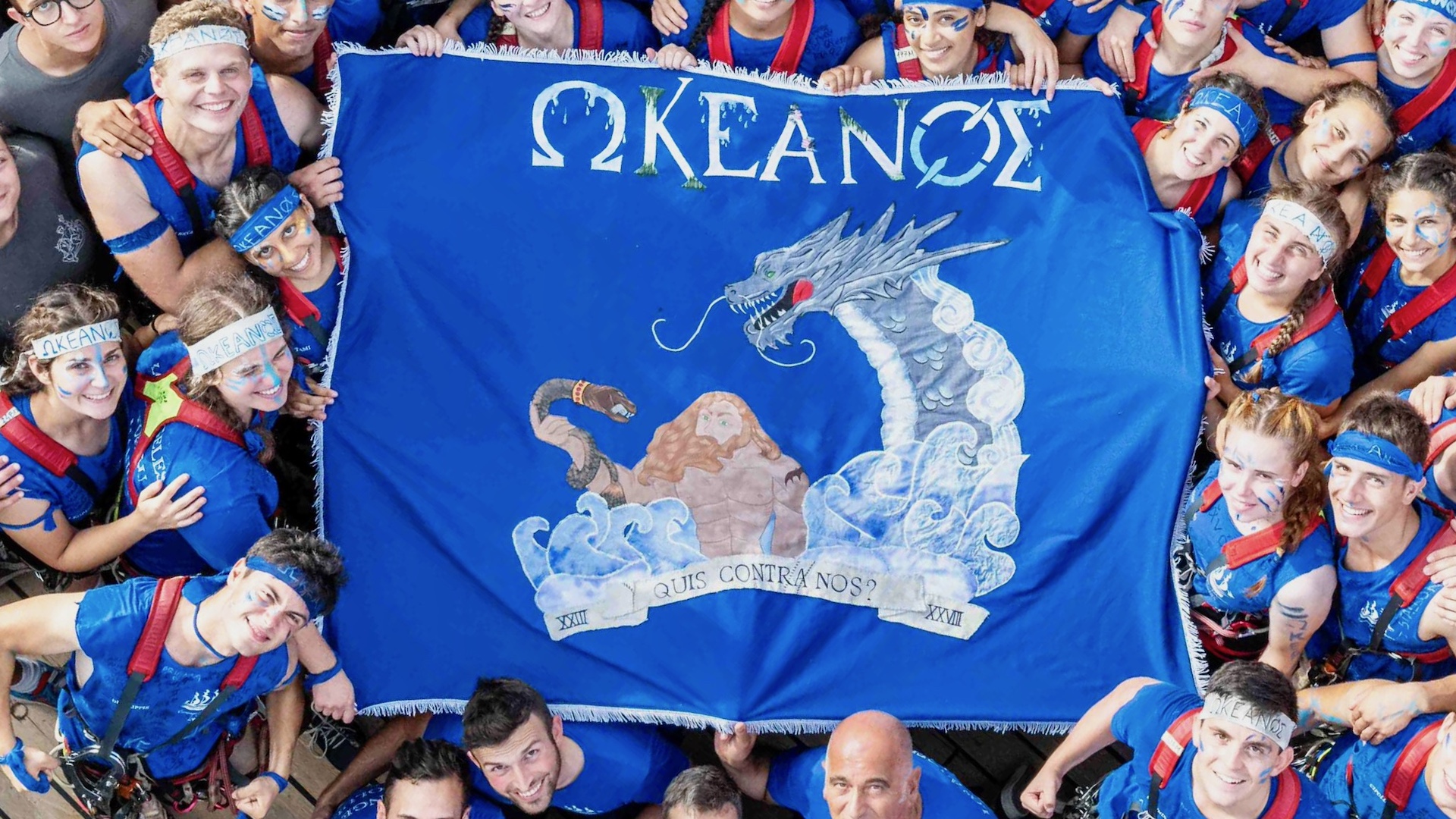 La bandiera blu del nuovo Corso Okeanòs dell'Accademia Navale (2023-2028)