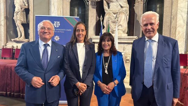 da sin il prefetto Francesco Tagliente, la sindaca di Firenze Sara Funaro, la signora Tagliente, il presidente della Regione Toscana Eugenio Giani
