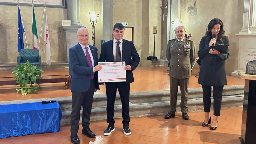 Un momento della consegna delle borse di studio della Fondazione Salomone a Firenze