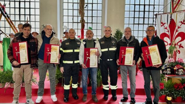 da sin. Spartaco Salemme, Roberto Perilli, Marco Frezza (DIrettore Regionale VVF Toscana), Stefano Belli, Luigi Gentiluomo (comandante Firenze), Stefano Primigalli, Luciano Bertini