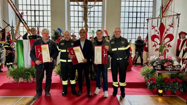 Da sin. Massimo Fazzi, Direttore Marco Frezza, Alessandro Solari,  Comandante Luigi Gentiluomo, Marco Venturi