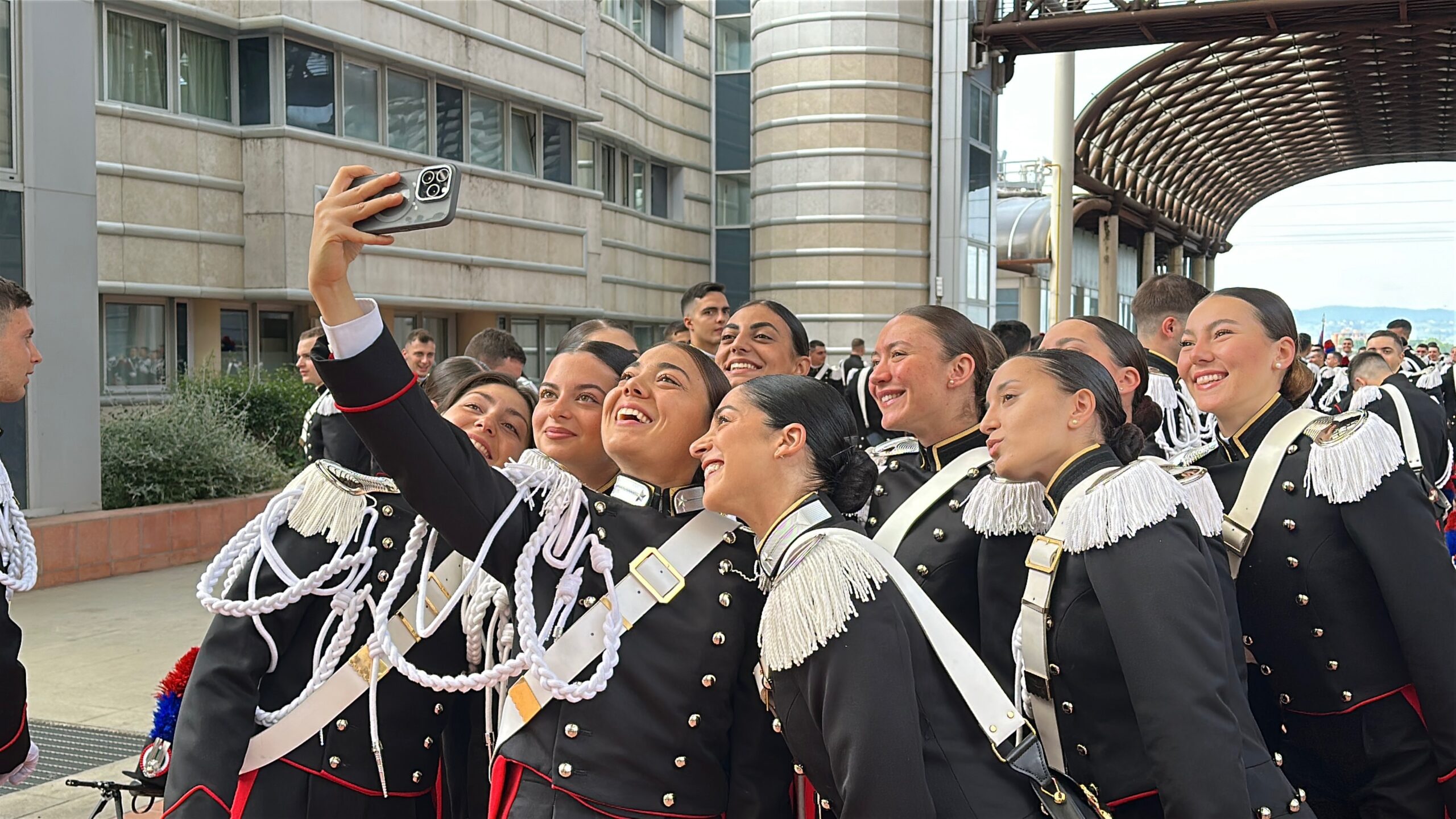Un gruppo di Carabinieri Allievi Marescialli del 14° Corso poco prima del giuramento