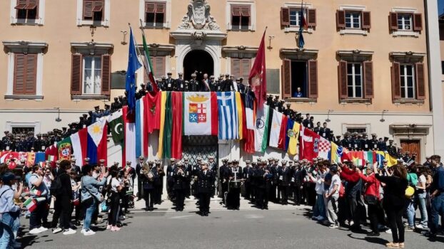 Le delegazioni delle Accademie Navali di 32 nazioni presso il palazzo comunale di Livorno