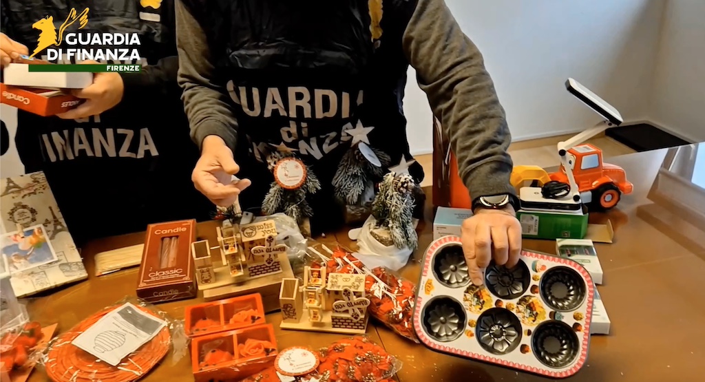 Sequestrati dalla Finanza giocattoli potenzialmente pericolosi prima di essere immessi sul mercato natalizio 2025