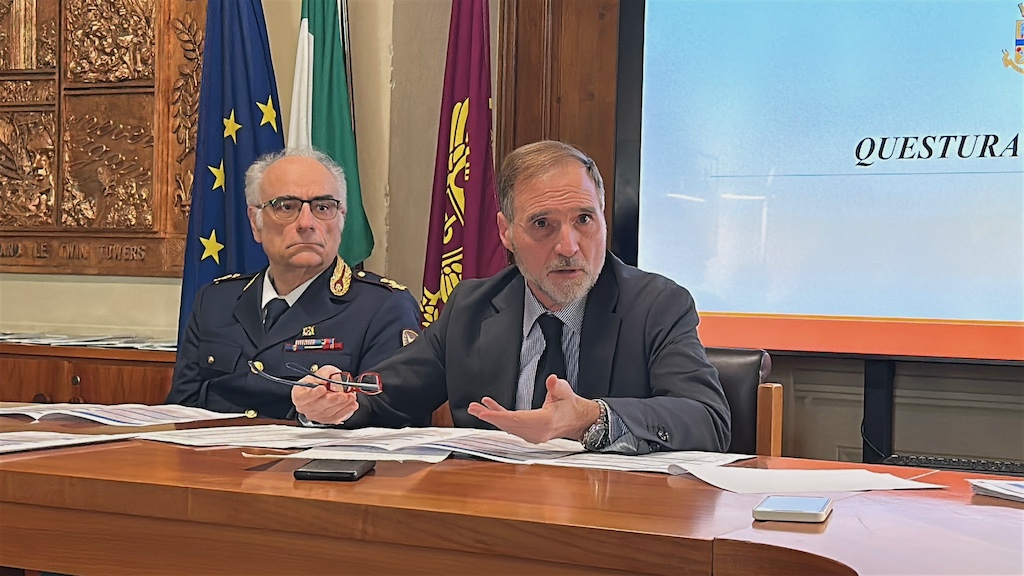 Il questore di Firenze Fausto Lamparelli (a destra) con il Dirigente della Polfer Toscana Vincenzo Gioia