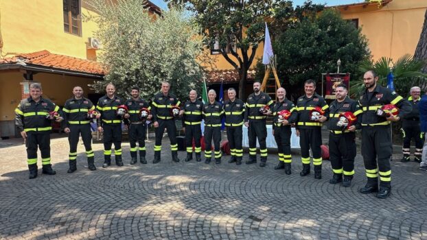 Il gruppo dei nuovi Capi Squadra dei Vigili del Fuoco del Comando provinciale di Firenze 